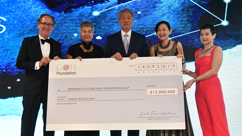  ​(L to R) Prof Thomas Coffman, Ms Goh Chiat Jin, Senior Minister Teo Chee Hean, Prof Ivy Ng, Adj Assoc Prof Chan Yoke Hwee 