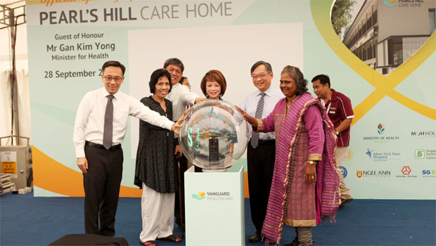  ​​Official opening of Pearl's Hill Care Home. From left Permanent Secretary for Health Mr Chan Heng Kee, former PHCH resident Madam Jamaliah Yacob, PHCH general manager Mr Chan Wah Tiong, MP for Jalan Besar GRC Dr Lily Neo, Minister for Health Mr Gan Kim Yong and PHCH resident Madam Vally Amay Sattipan.  Photo courtesy of Vanguard Healthcare.