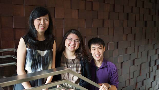  ​Photo Dr Sophia Chew (left) and her mentees, Dr Roderica Ng and Gerald Lim